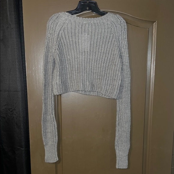 Chic Gray Knit Sweater - Picture 2 of 3